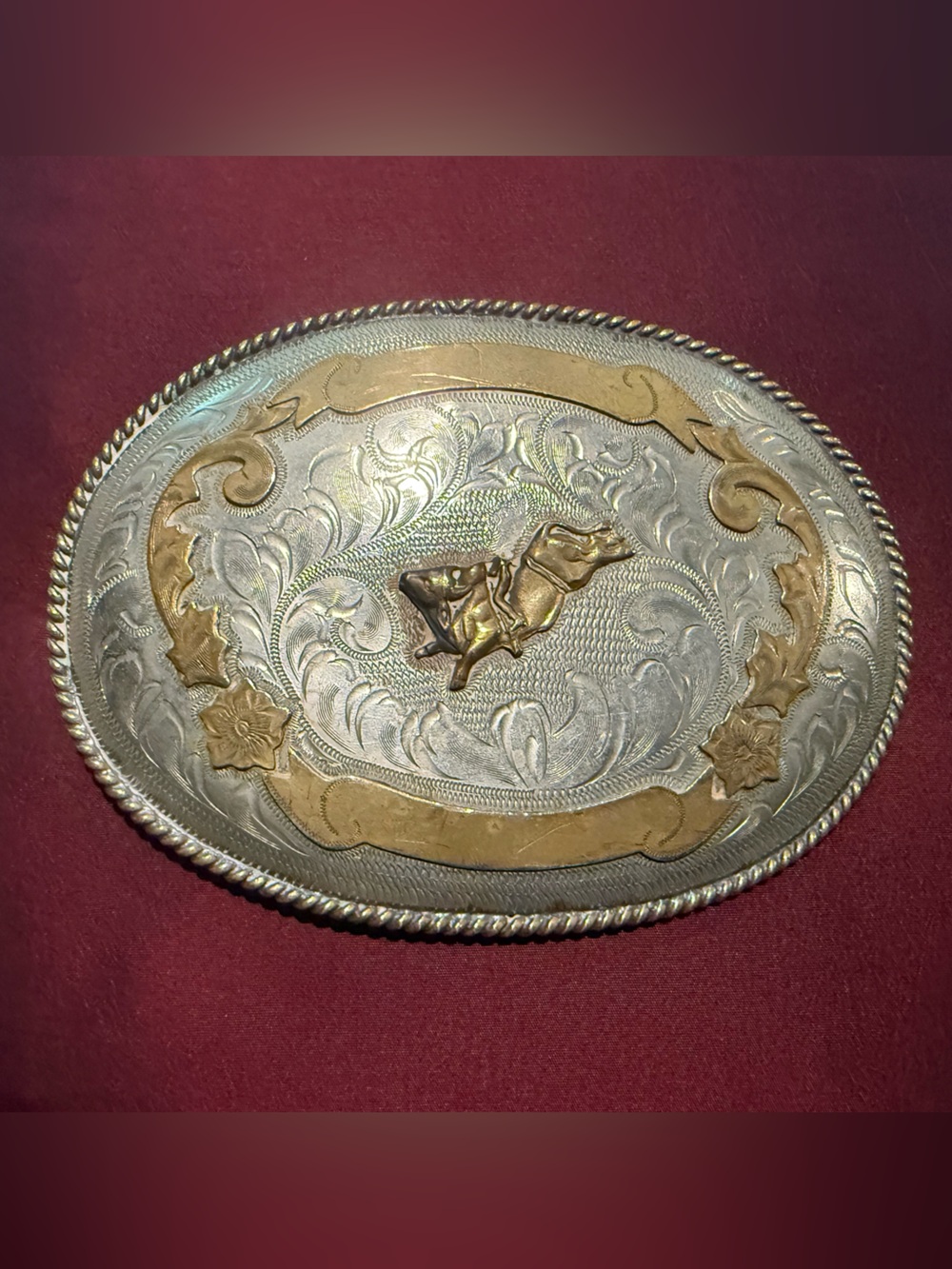 Men’s Western Two-Tone Oval Belt Buckle with Bucking Bull Motif